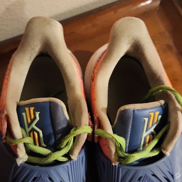 Nike Kyrie 3 Low Tie Dye Shoes 11.5 - Picture 7 of 10